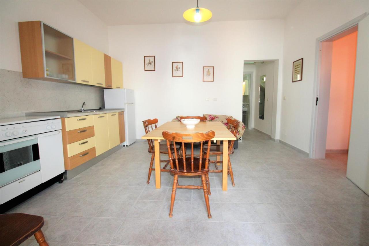 Appartement Trilocale Arancione Climatizzato Con Terrazza Panoramica à Torre San Giovanni Extérieur photo