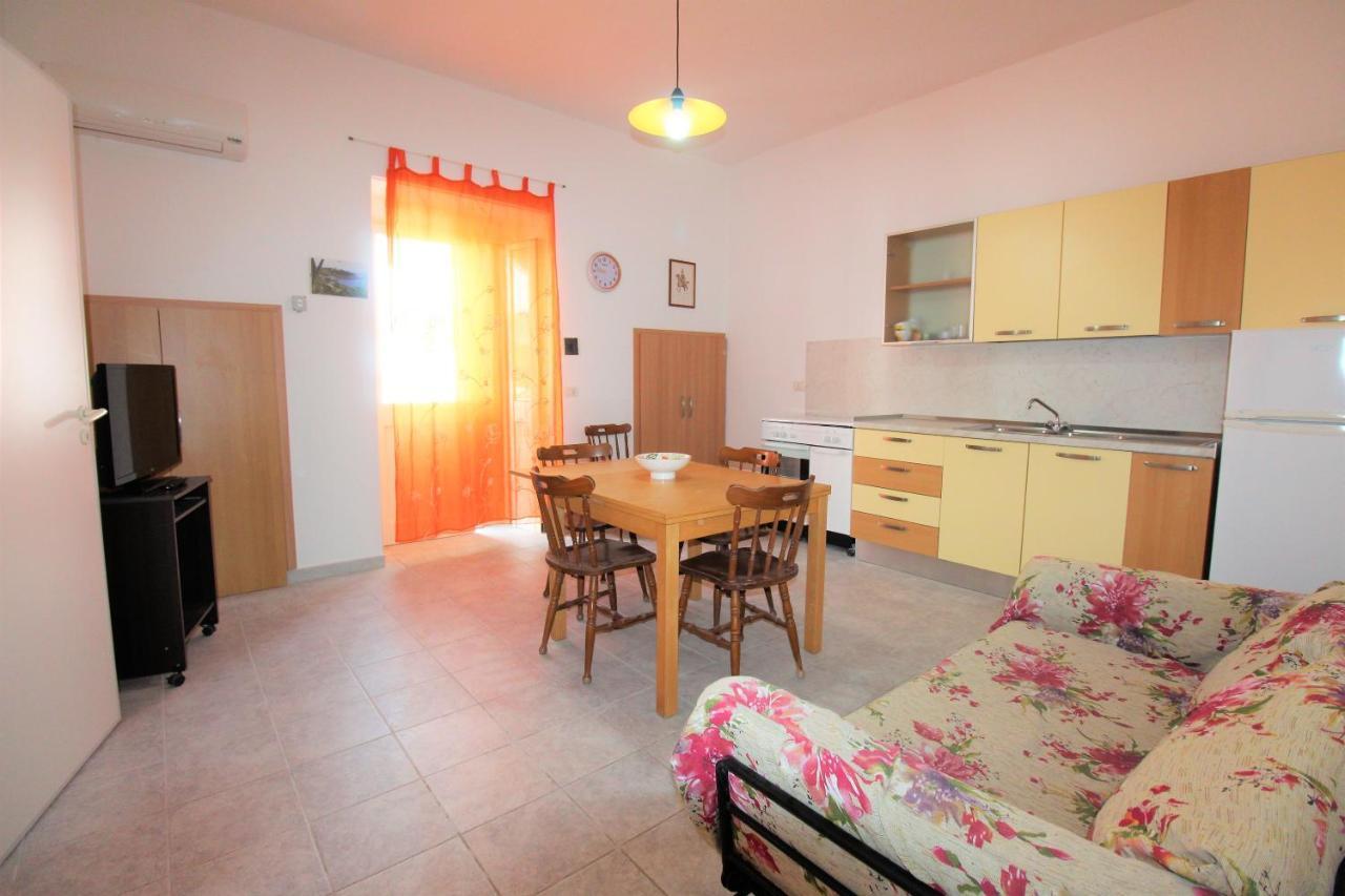 Appartement Trilocale Arancione Climatizzato Con Terrazza Panoramica à Torre San Giovanni Extérieur photo