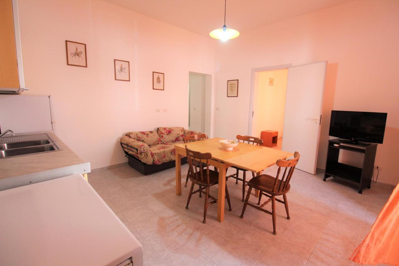 Appartement Trilocale Arancione Climatizzato Con Terrazza Panoramica à Torre San Giovanni Extérieur photo